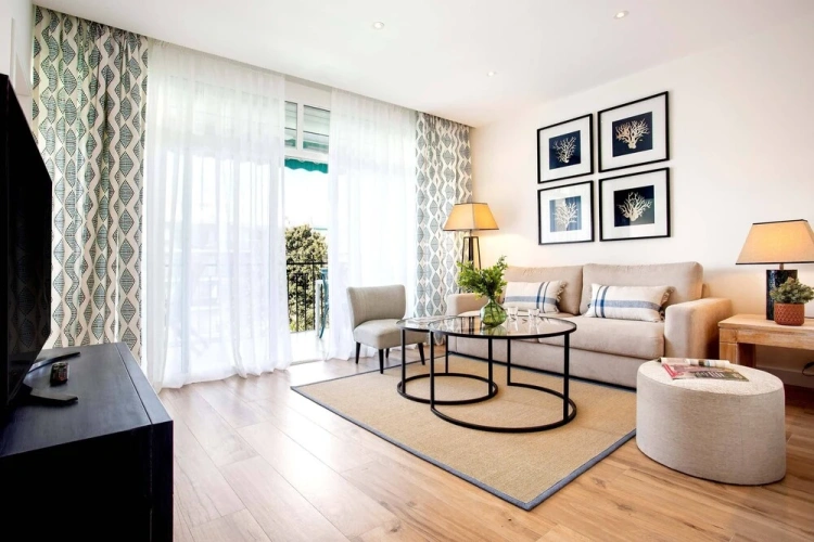 2 Bedrooms Apartment