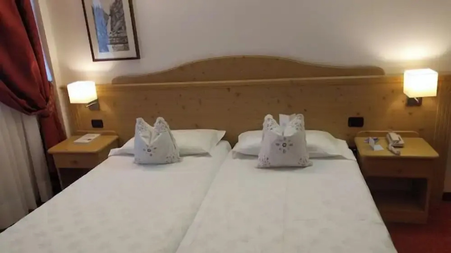 Nivis Hotel