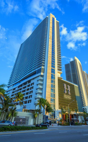 Lyfe Beach Resort - Hollywood, FL