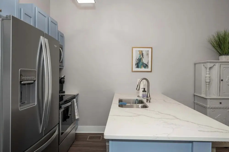 Heart of Mainstrasse Apt 2