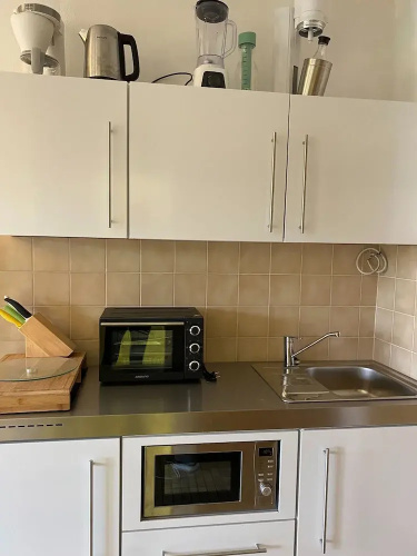 Stylish, Compact Apartment in a Green Setting