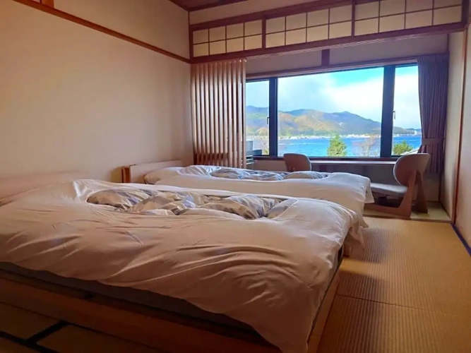 Standard Twin room with sea view
