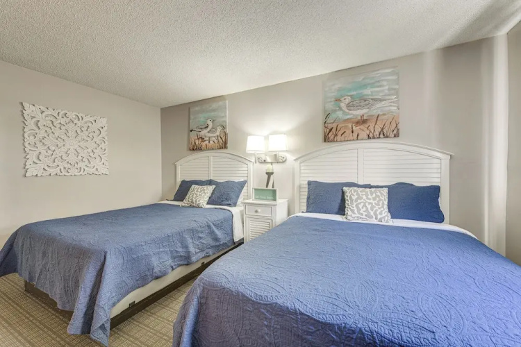 Steps to Ocean: Convenient Myrtle Beach Townhome!