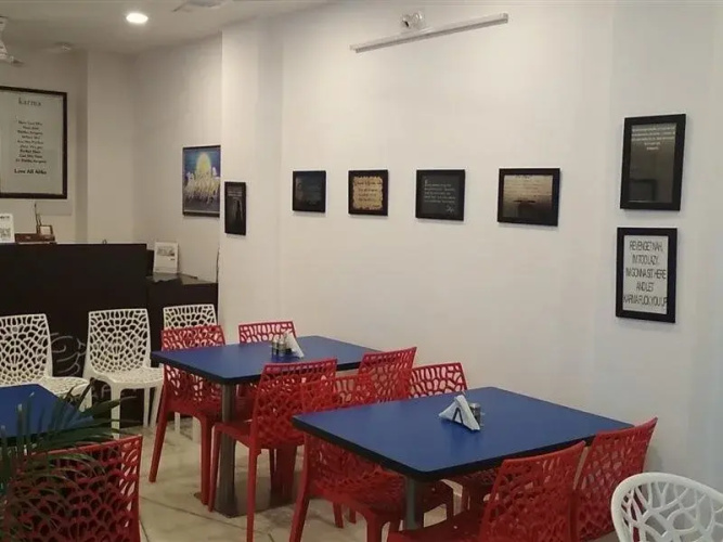 Strangers Hideaway Hostel