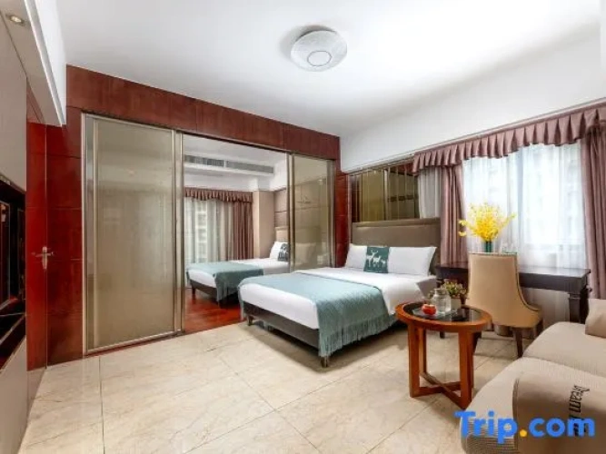 Deluxe Suite