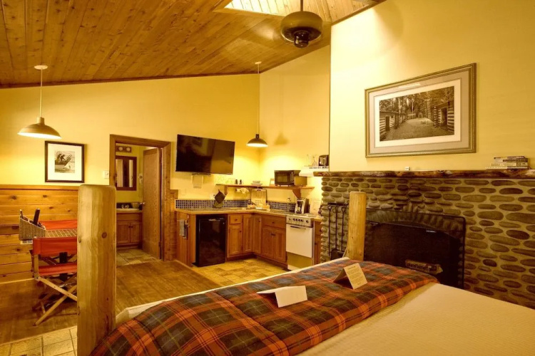 Hearthstone Inn