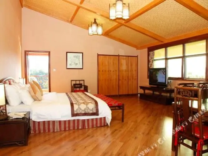 5 Bedrooms Suite