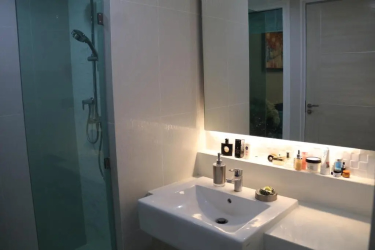 7 seas apartments