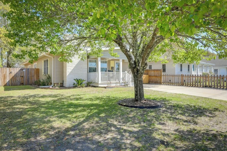 3 Bedrooms Cottage