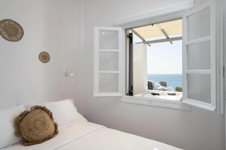 Red Beach Harmony suites Modestos