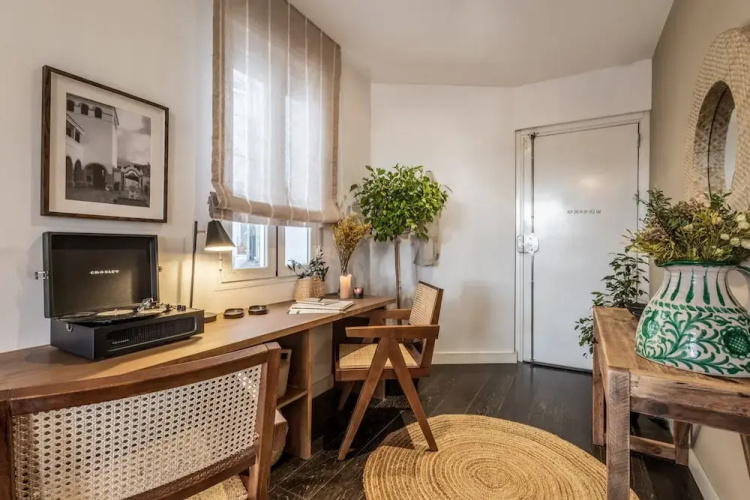 Lora - 2 Bedroom Apartment in Almagro