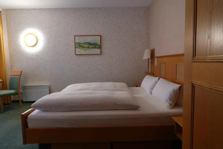 G. Hotel Müller