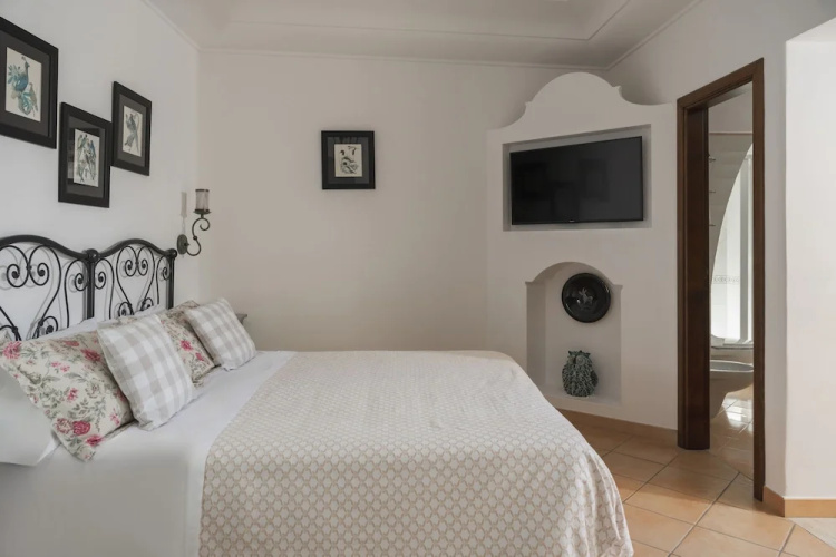 Estate4home - Villa Degli Dei