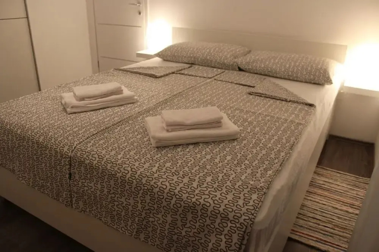 Apartment Silver