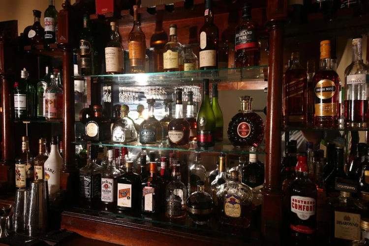 Sir Sam's Inn