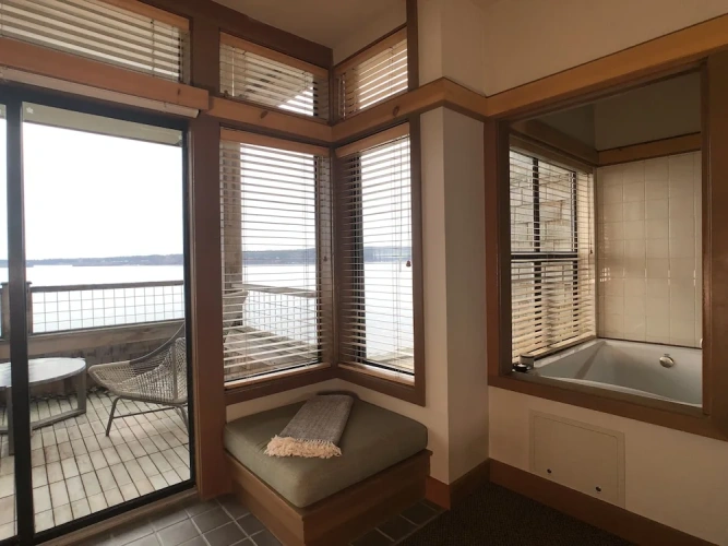 Standard Double room with water view