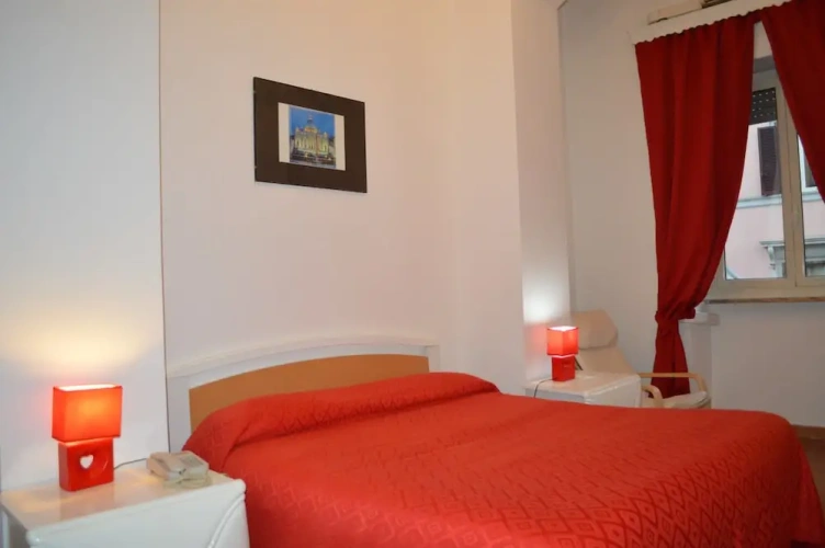 Standard Triple room