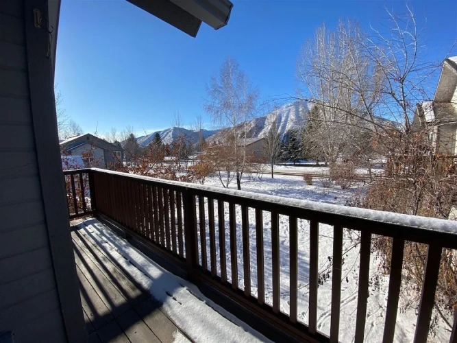 Standard Quadruple room with balcony and with mountain view