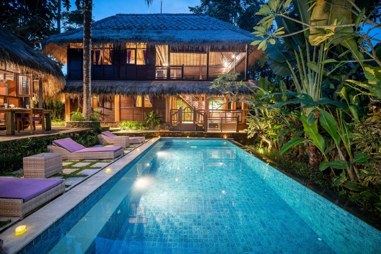 2 Bedrooms Villa