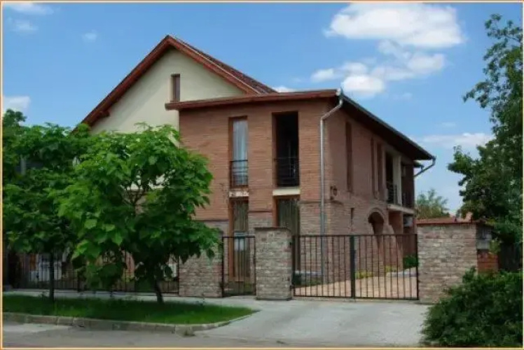 Gyöngy Apartman