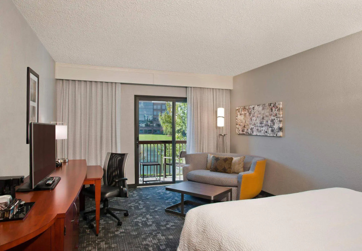 Courtyard Charlotte Ballantyne