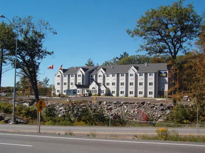 Parry Sound Inn & Suites photo 13
