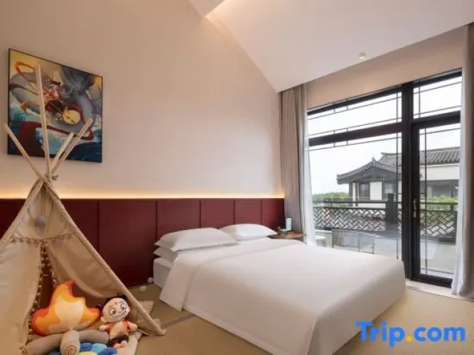 Suite with balcony