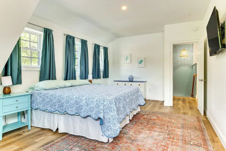 Downtown Ogunquit Home: 1 Mi to Beach!