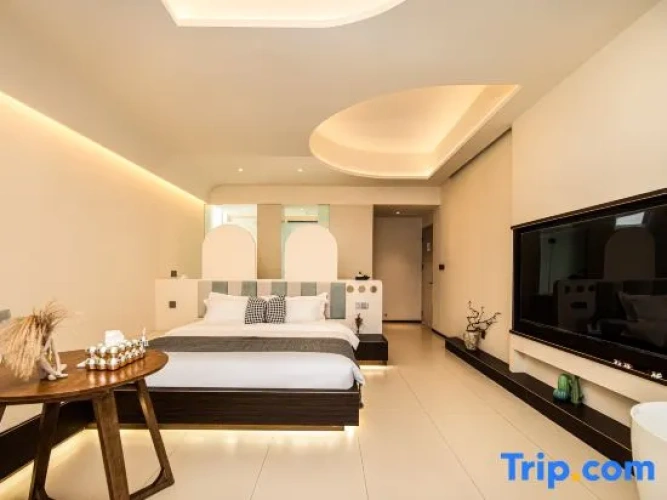 Standard Double room with pool view