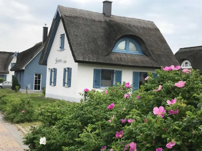 2 Bedrooms Cottage