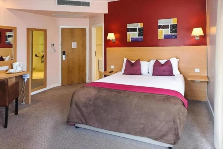 Luton Hotel