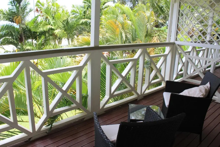 Waterfront Lodge