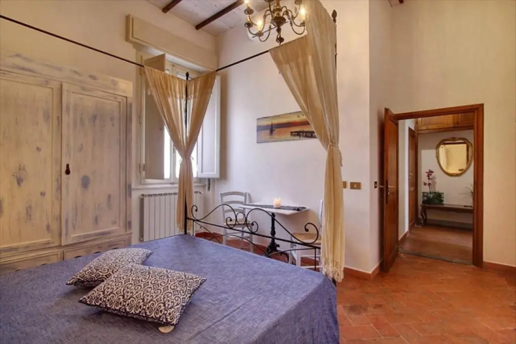 Bronzino Apartment