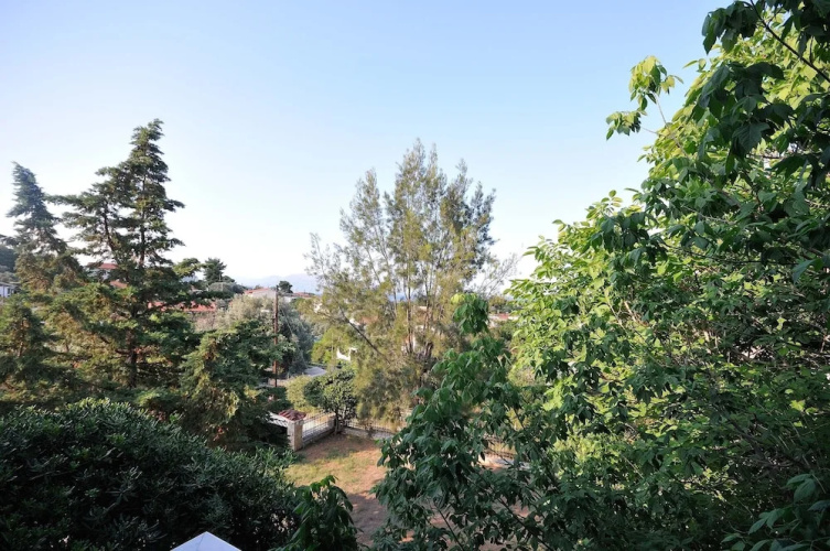 Family Maisonette by the Beach with Pool