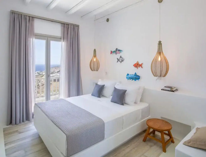 Nice Villa at Kalafatis Beach