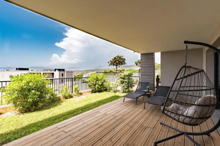 2 Bedrooms Apartment