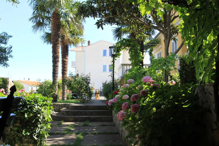 Vila Rojana