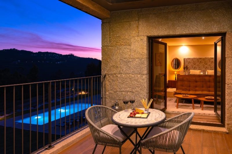 Suite with balcony and with mountain view