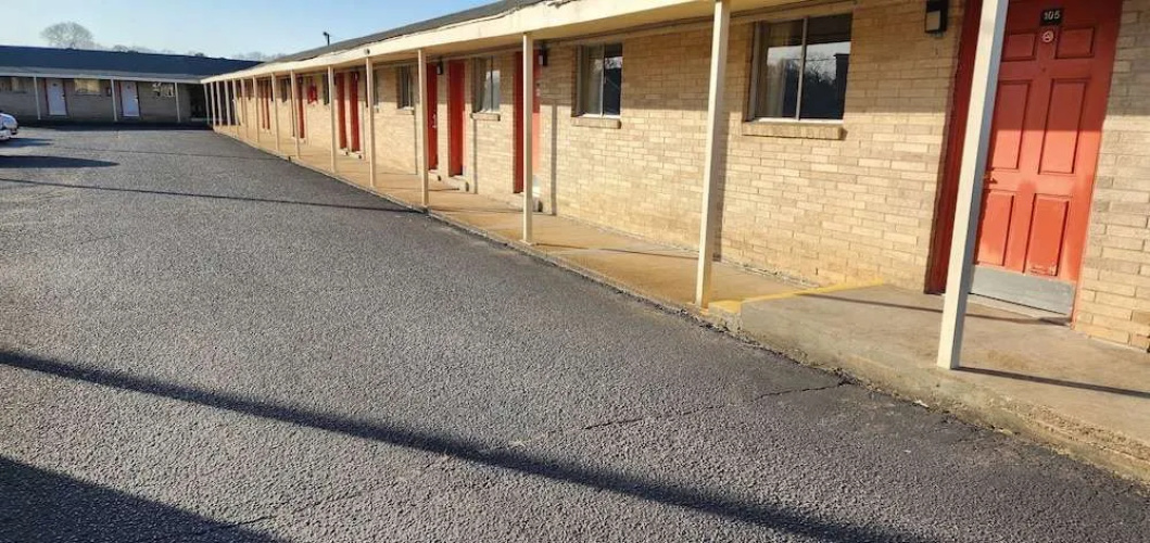 Travelers Motel