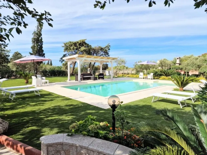 2 Bedrooms Villa with view