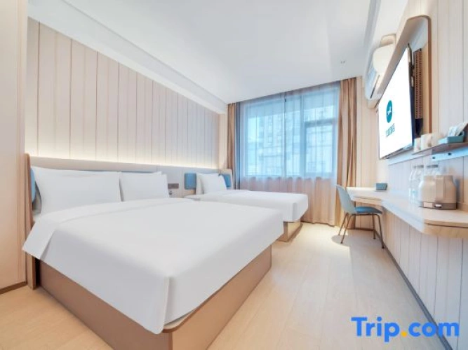 Superior Double room with street view