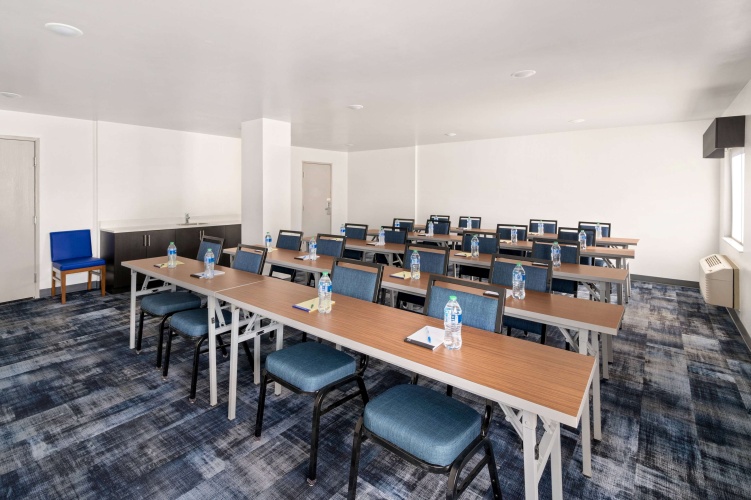 La Quinta Inn by Wyndham Columbus Dublin photo 16