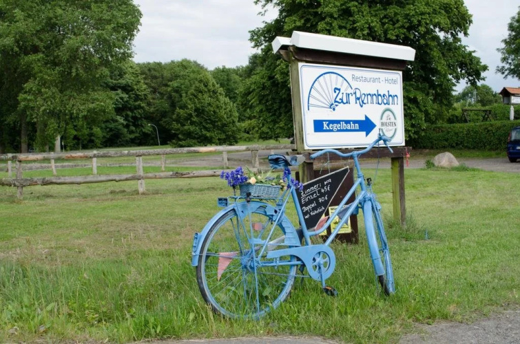 Zur Rennbahn