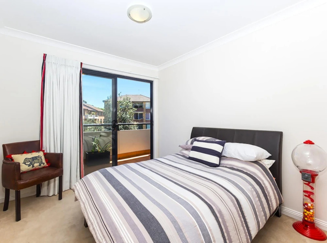 BONDI BEACH RETREAT (016i)