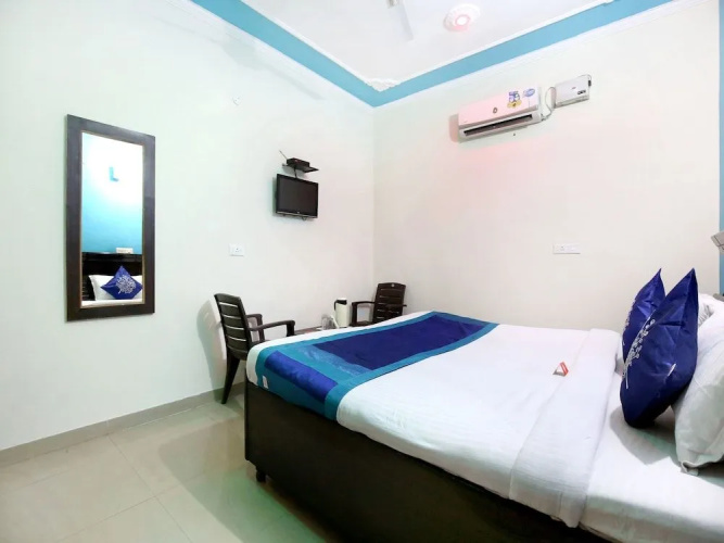 OYO 7671 Spark Inn