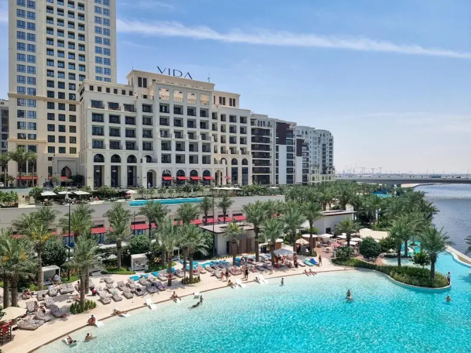 Chic 2 BR in Vida Residences Canal View