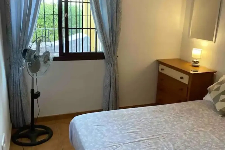 3 Bed Apartment Sleeps 6 With Shared Pool