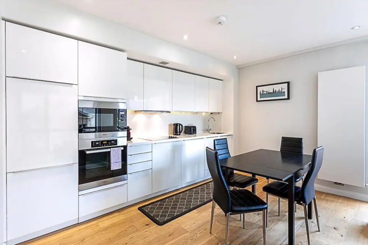 Wonderful Holborn Apartment