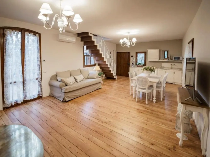 2 Bedrooms Cottage