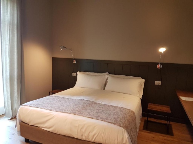 Standard Double room with lake view